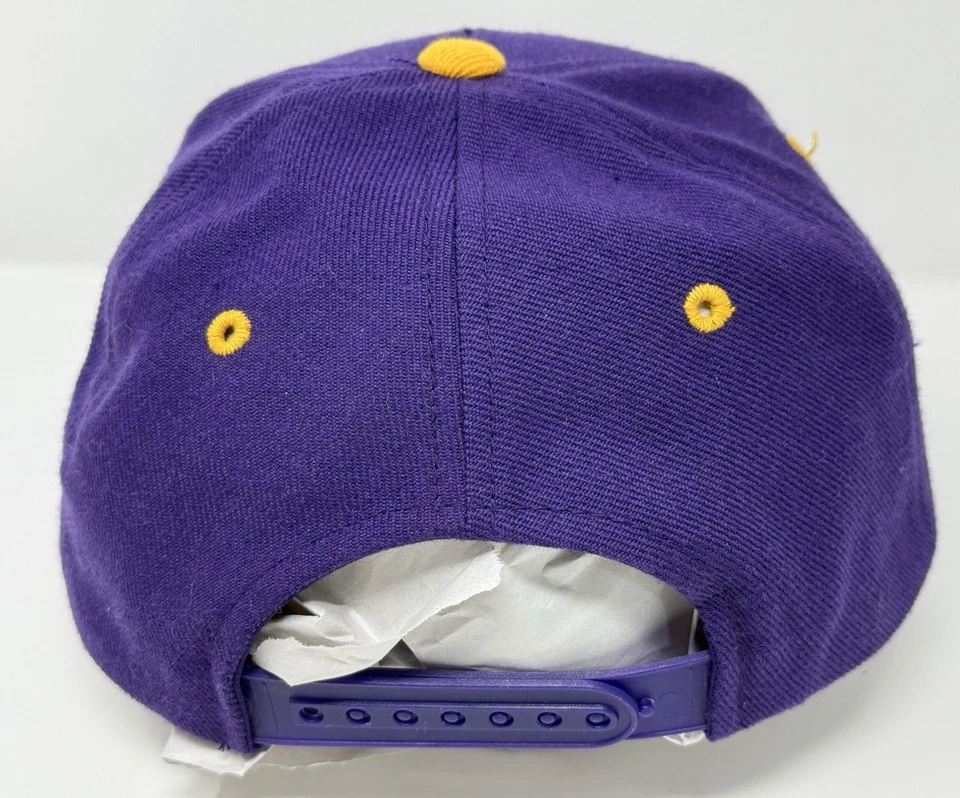 Gorra ajustable púrpura NFL con logotipo de los Minnesota Vikings mascota Foto 3 de 4