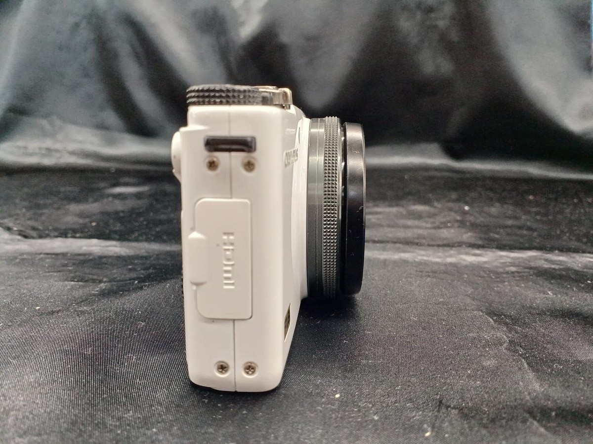 Olympus XZ-1 Compact Digital Camera White ZUIKO Lens 10.0MP