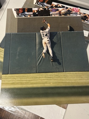 Ken Griffey Jr Seattle Mariners Leap Catch Baseball 16x20 Kodak Photo - Picture 3 of 4