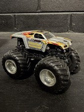 Hot Wheels Monster Jam MAX D Monster Truck 8 Times World Champion 1:64