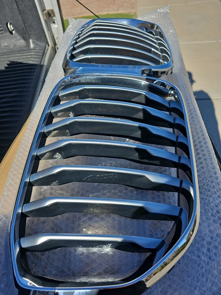 BMW X5 2019-2021 parrilla delantera OEM de fábrica Foto 2 de 4