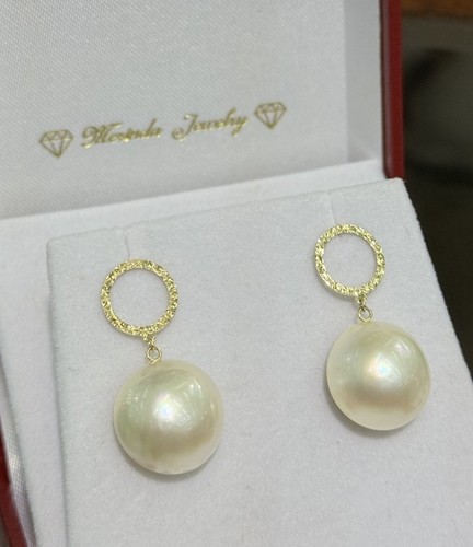 14mm Natural Mabe Stud Dangle Earrings With 18k Yellow Gold. - Picture 5 of 6