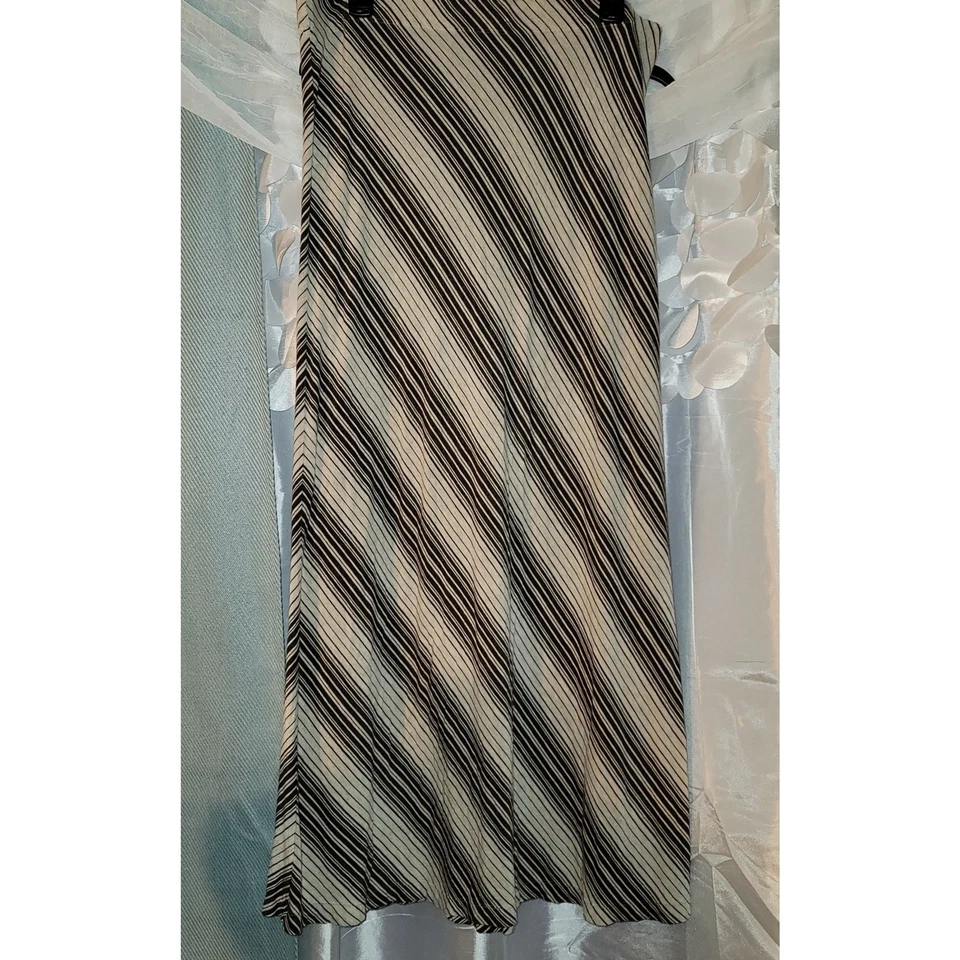 STUDIO M Womens XL Maxi Skirt. Diagonal Stripes, Elastic Waist. Good Condition! Foto 2 de 4