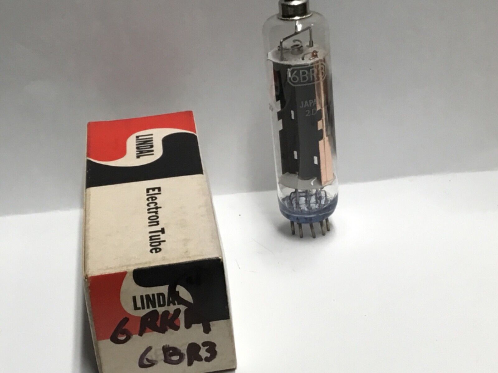 Foto 10 di 23