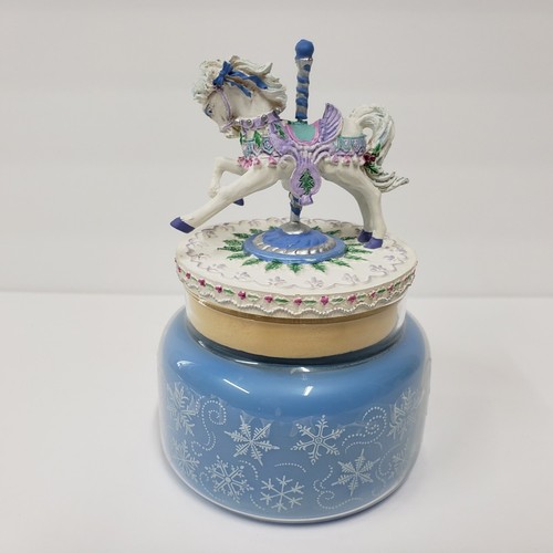 Figura Avon Luminous Treasures Carrusel Caballo Vela Topper con Vela 2002 - Imagen 10 de 10