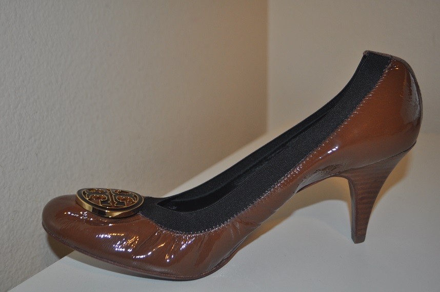 Caroline 275+ con el logotipo de Tory Burch Caroline Bomba de Charol Marrón Zapato de tacón medio 10.5 7c7eb8 Caroline 275+ con el logotipo de Tory Burch Caroline Bomba de Charol Marrón Zapato de tacón medio 10.5 7c7eb8