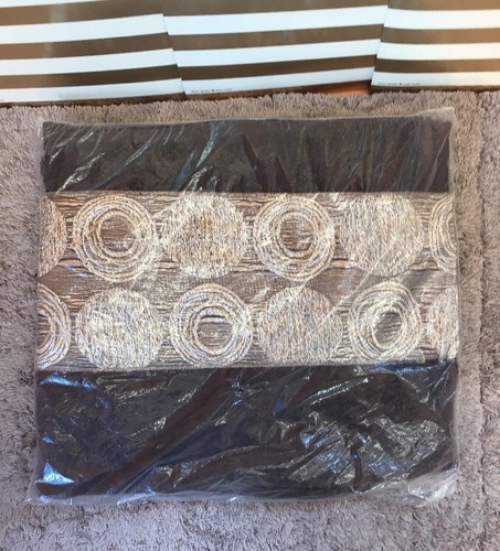 AVANTI “Galaxy” Mocha Bath Towel.