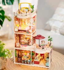 Rolife Super Creator LED 1:24 Miniature Dollhouse Plastic Building Teens Gift