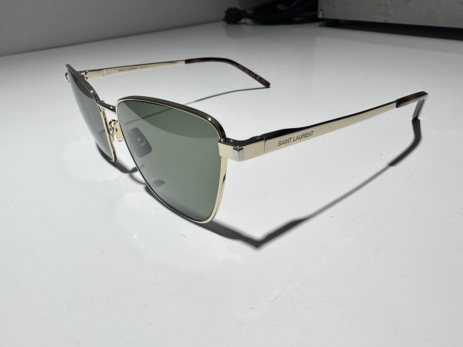 OCCHIALI DA SOLE DONNA SAINT LAURENT SL 551 003 ORO ORO LENTI VERDI AUTENTICI NUOVI