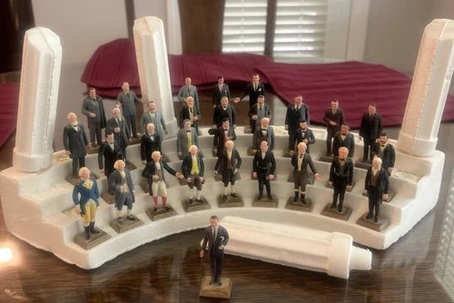Vintage MARX 1960’s Set of United States Presidents 32 Figures (see Description)