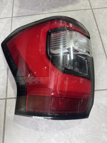 Ford Expedition LH 2019 2020 2021 luz trasera LED plateada OEM - Imagen 4 de 11