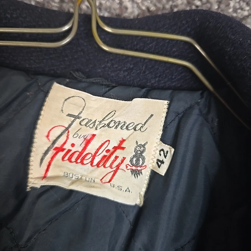 Abrigo Fidelity Pea De Colección Para Hombres 42 Azul Marino Botones Ancla Militar Hecho en EE. UU. Foto 2 de 4