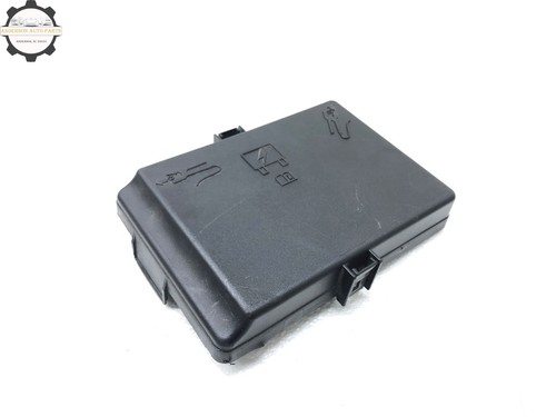 2014-2019 MASERATI GHIBLI FRONT FUSE RELAY BOX COVER OEM