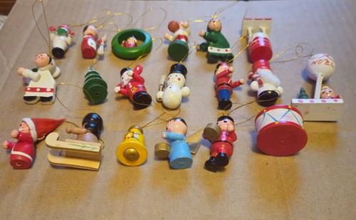 Vintage Miniature Wooden Christmas Tree Ornaments 19 Tiny Hand Painted 1"-2" - Picture 2 of 4