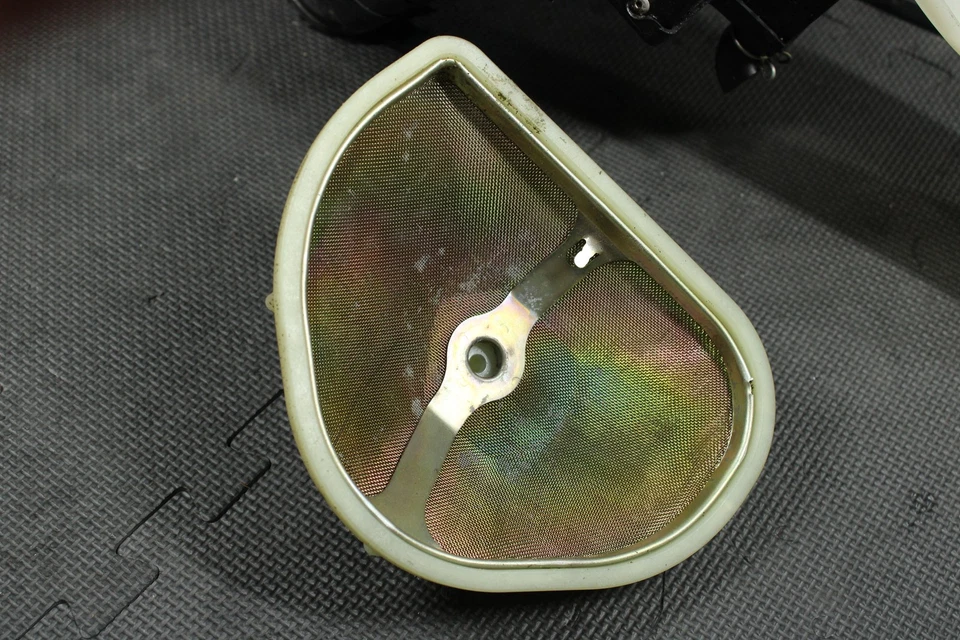 2004 HONDA CRF250R OEM AIRBOX INTAKE AIR CLEANER CASE 17250-KRN-000 - Image 4 of 4