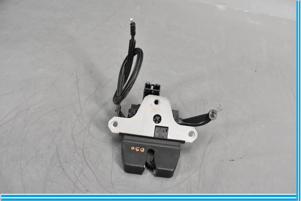 Jaguar XJ 2010-2018 bloqueo de pestillo de maletero trasero AW93442A66AB OEM Foto 3 de 4