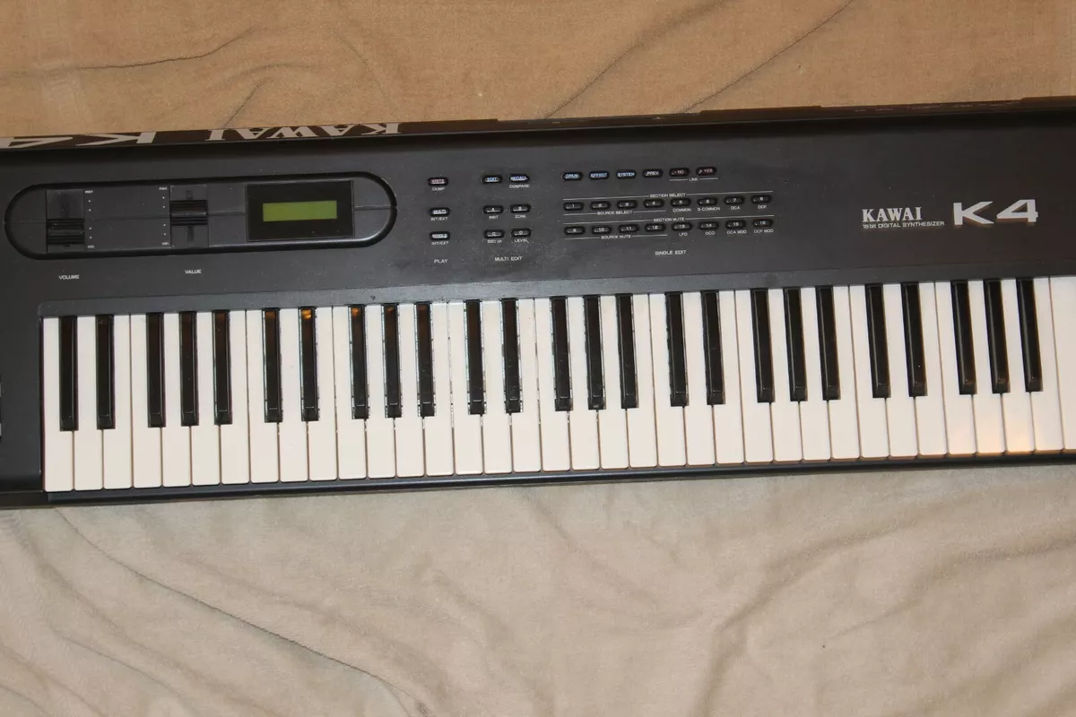 1989 Vintage KAWAI K4 16 bit Digital Synthesizer. Good Condition
