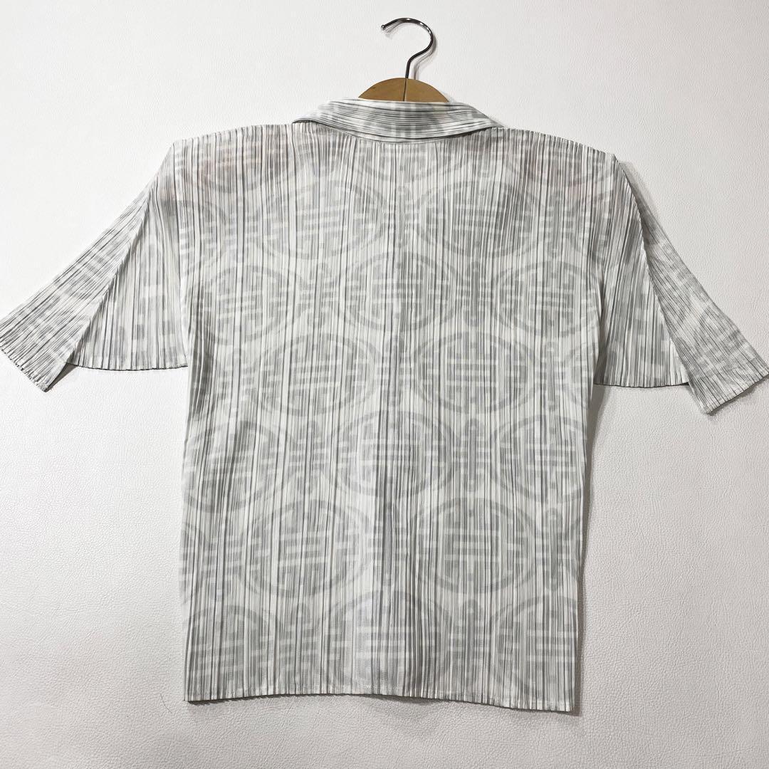 PLEATS PLEASE ISSEY MIYAKE Short sleeve Shirts Tops gray 3