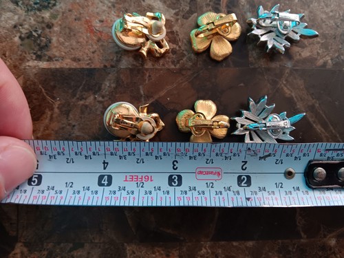 Vintage Trifari Nina Ricci and Napier clip on earrings and necklace lot. - Picture 14 of 22