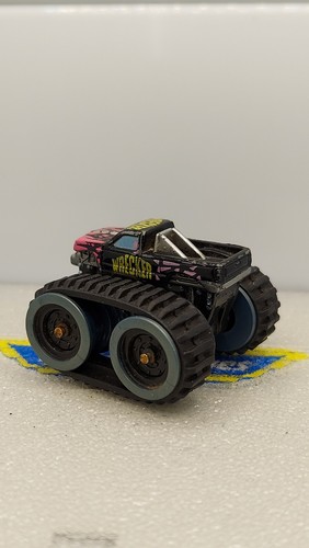 Micro Machines - Super Monster Collection #5 Wrecker Tracked Truck - Picture 3 of 13