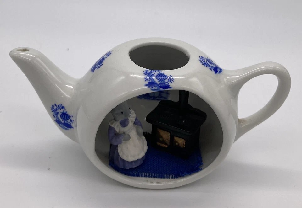 Reuter Porzellan Germany Open Front Miniature Teapot with wood stove & Mouse - Image 3 of 4