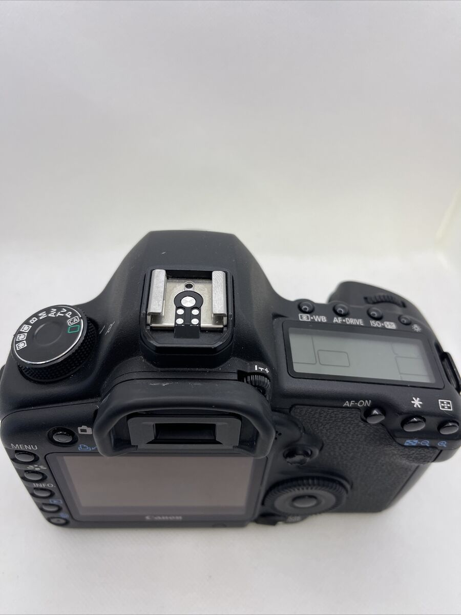 Canon 5D Mark II with Canon EF 50mm 1:1.8 STM Lens | eBay Canon 5D Mark II with Canon EF 50mm 1:1.8 STM Lens | eBay