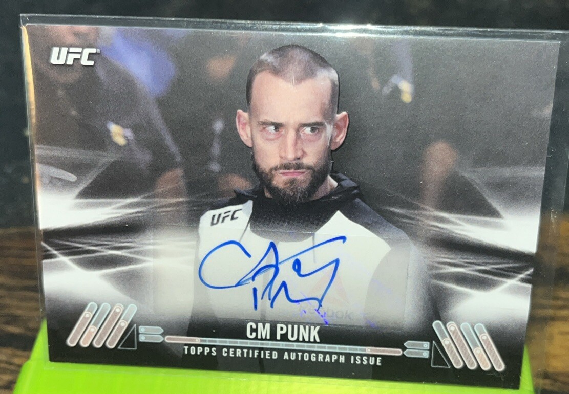 CM Punk Topps UFC Knockout On-Card Autograph Green /50 WWE CM Punk Topps UFC Knockout On-Card Autograph Green /50 WWE