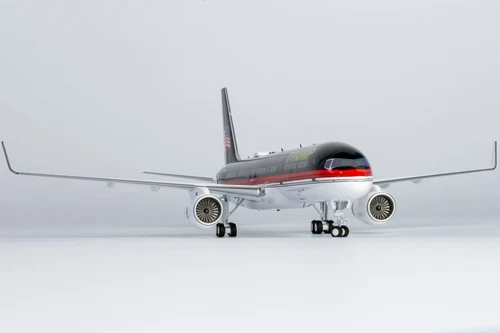 NG Models 1:200 Donald Trump Force One Boeing 757-200 N757AF (42037) - Picture 6 of 13
