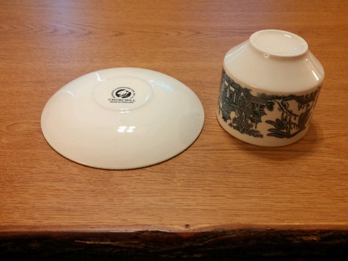 Taza de café y platillo fino Blue Willow de Churchill, hecho en Inglaterra - Imagen 4 de 5