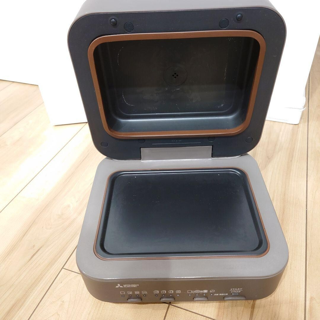 Mitsubishi Electric Bread Oven Toaster TO-ST1-T Retro Brown 930W from Japan