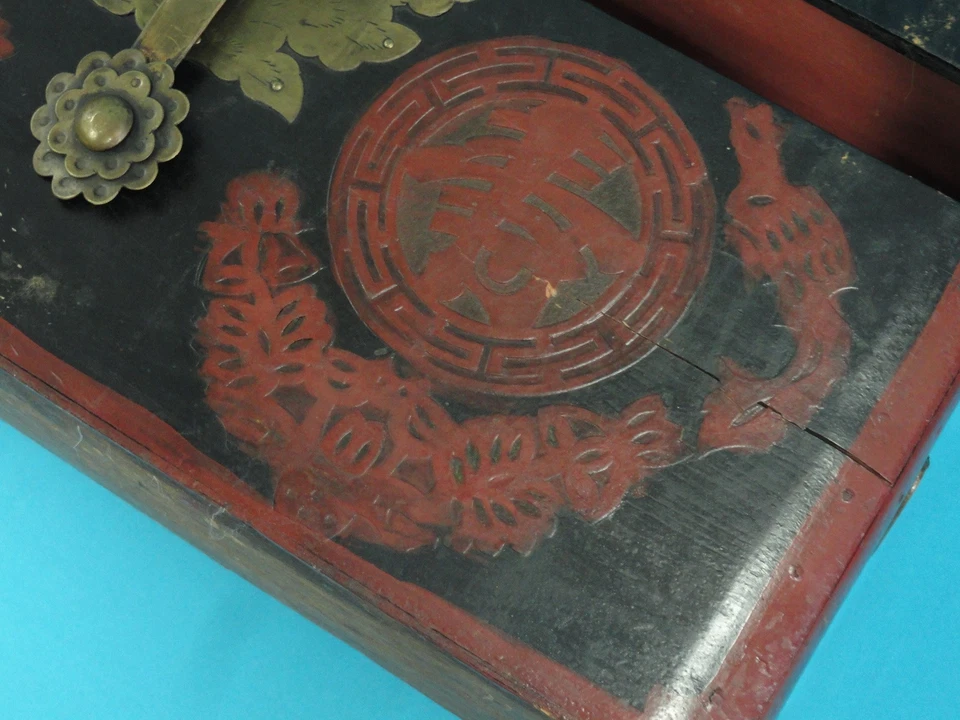 ANTIGUO ELABORADO COFRE BAÚL MADERA LACA MADERA CHINA FINALES DEL SIGLO XIX Foto 4 de 4