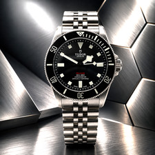 Tudor Pelagos 39mm watch 3x straps full set near mint Tudor warranty Sept 2027