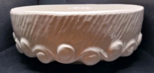 Vintage Mid Century McCoy Pottery USA Cream Color Ribbed Wavy Loop Bowl Planter