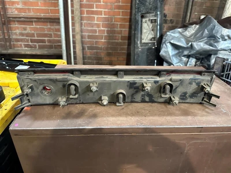 Luz trasera montada en panel para 95-97 INFINITI J30 568635 Foto 4 de 4