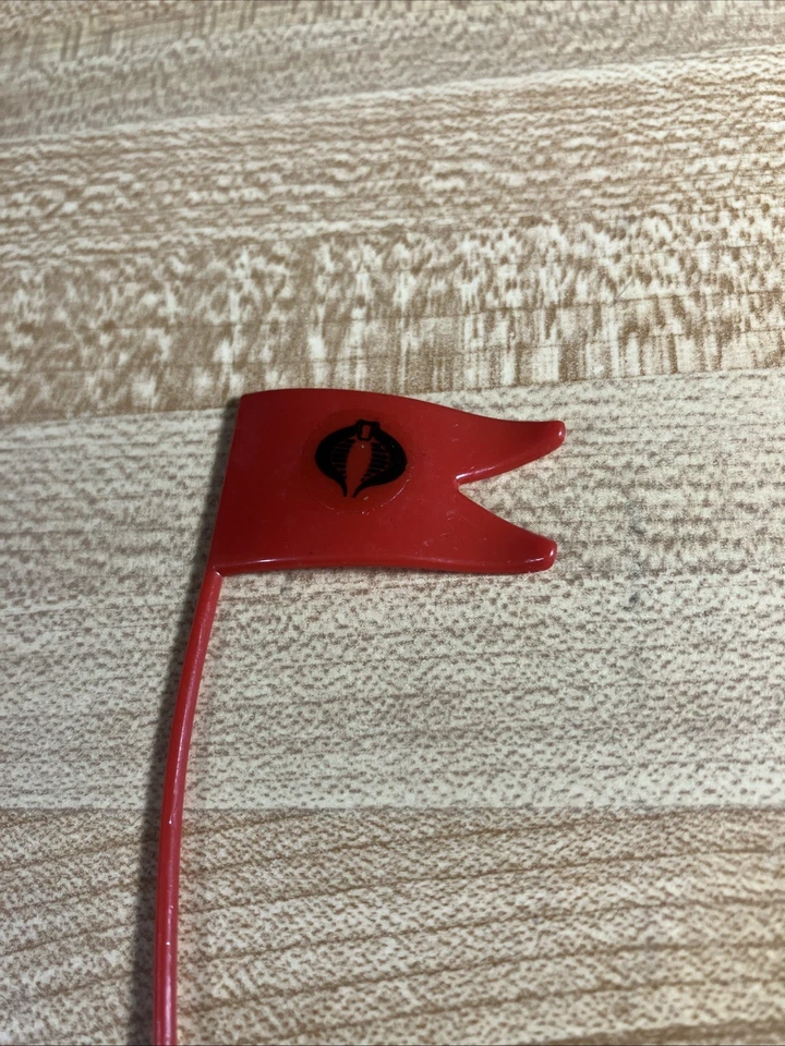 "Vintage" GI Joe Stun Assault Vehicle RED FLAG" Original Part 1986 - Image 2 of 4