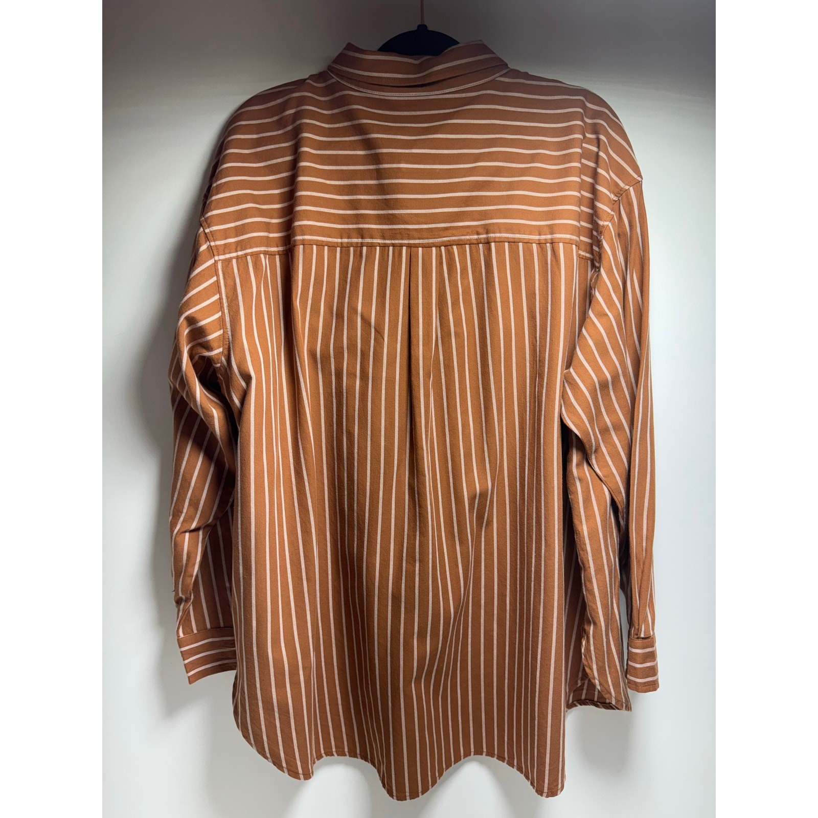 Universal Thread Women’s 2X Button Front Long Sle… - image 7