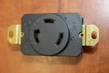 20A, 125V  L520-R Turnlok Receptacle Outlet Pass & Seymour  (Box of 10)