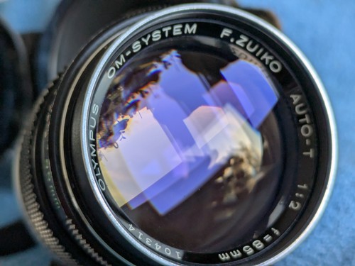 Olympus OM-System F.Zuiko Auto-T 85mm, f/2 - Picture 2 of 21