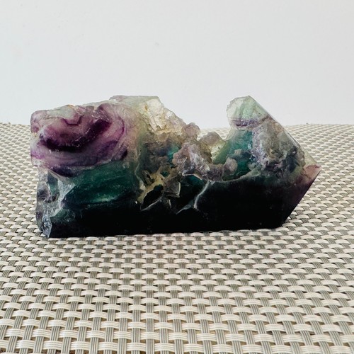 499G Natural colored fluorite obelisk quartz crystal slice mineral specimen F224 - Foto 13 di 17