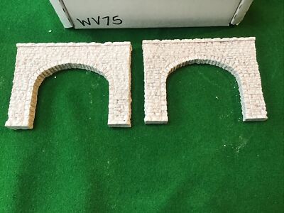 Spur N Tunnelportale X 2 - zweigleisig - grobe Steinoptik, grau lackiert (WV75)