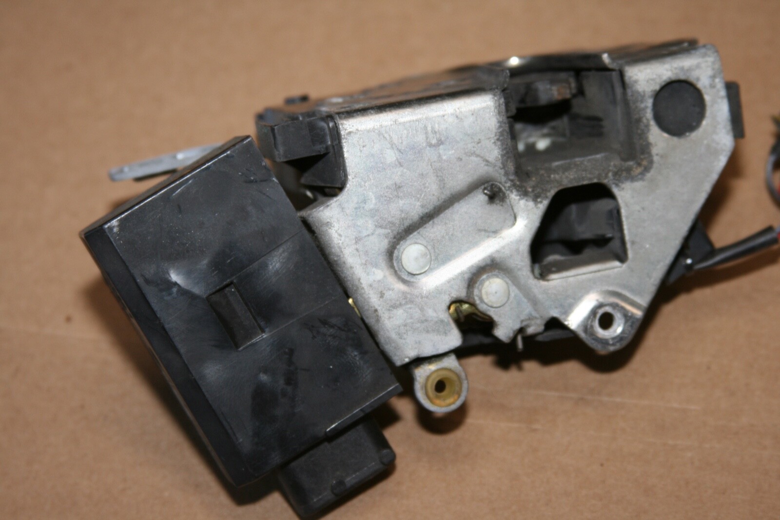 BMW E36 M3 318 323 325 328 Front Right Door Lock Coupe Convertible 