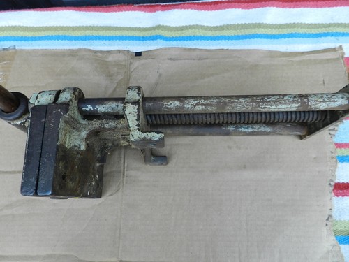 COLUMBIAN CLEVELAND Under Bench Woodworking Wood Vise Clamp Tool Cast Iron - Picture 8 of 14