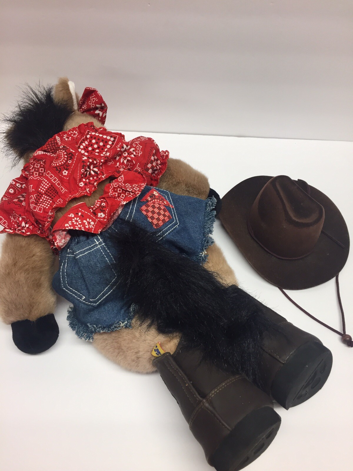 Costruisci un orso 18" pony cowgirl con cappello stivali denim sfilacciato pantaloncini e fazzoletto top