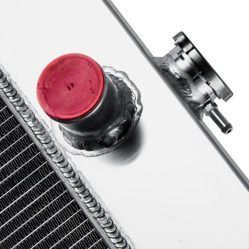 Radiator 3 Row Aluminum #D81055 for Case IH 480D 580D 580SD 584D 585D 586D 1845S - Picture 4 of 11