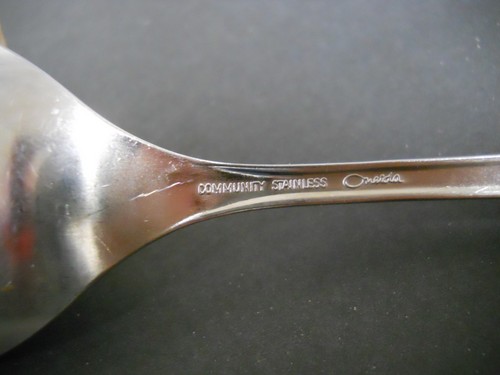 Oneida Stainless Community Pierced Oval Serving Spoons x2 8 5/8" Dinner Ware - Picture 4 of 4