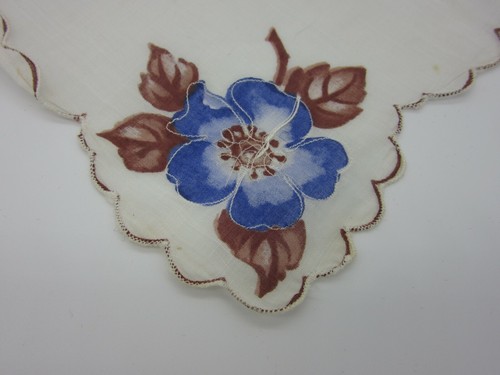Ladies Floral Hankie Handkerchief Screen Printed and Embroidered 1950s - Picture 3 of 5