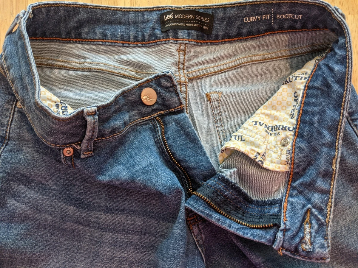 Lee Modern Jeans Curvy Fit Bootcut mid rise 12 Short medium blue wash whiskering