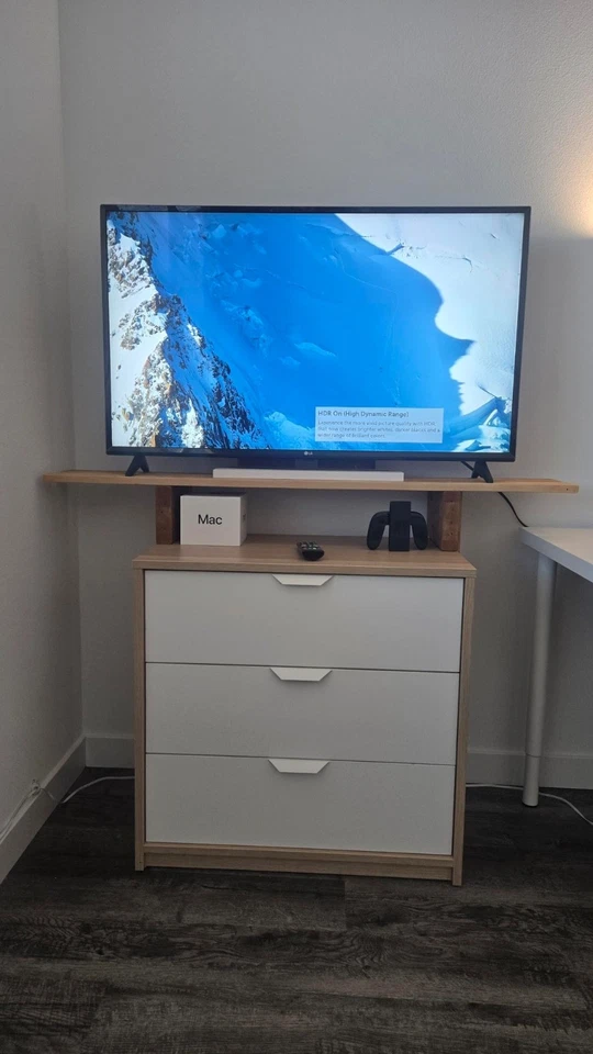 LG 43UJ6300 43" 2160p 4K UHD LED Smart TV with Customizable Stand on IKEA drawer - Image 4 of 4