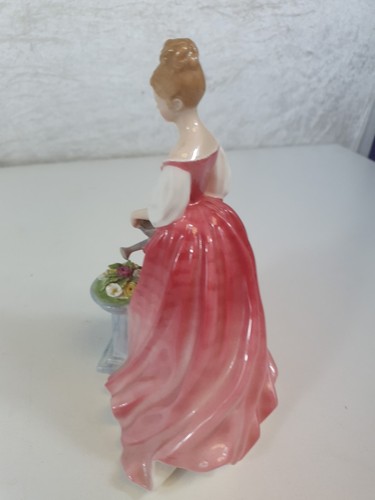 Royal Doulton Alexandra HN3292 1990 Figurine - Picture 2 of 3