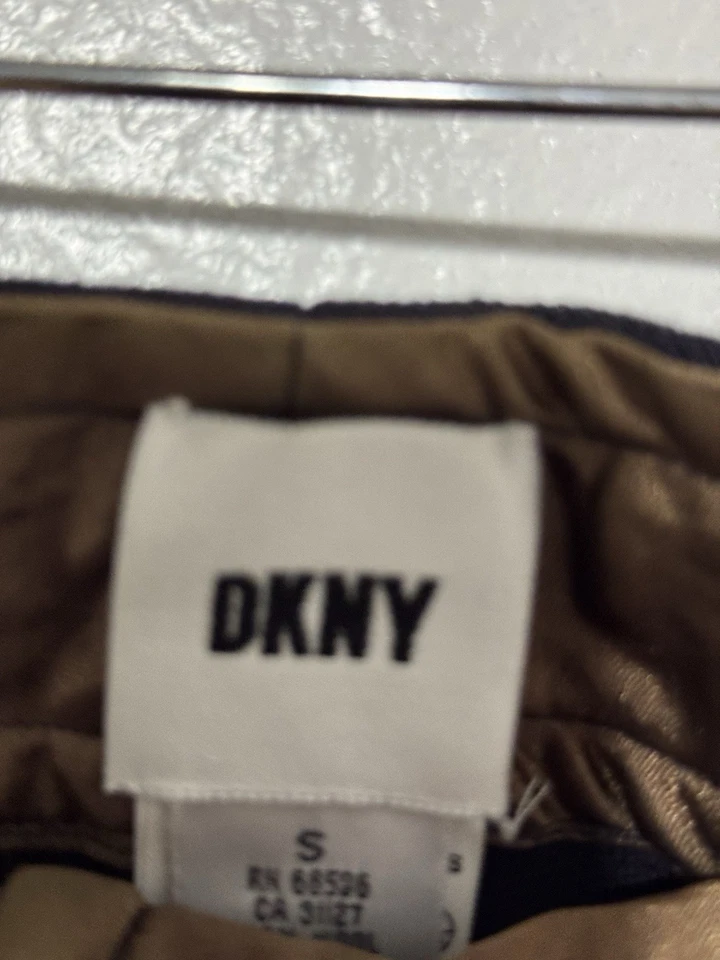Pantalones Pantalones DKNY 100% Lana Vintage Negros Pequeños Hechos en Hong Kong Minimalistas Foto 4 de 4